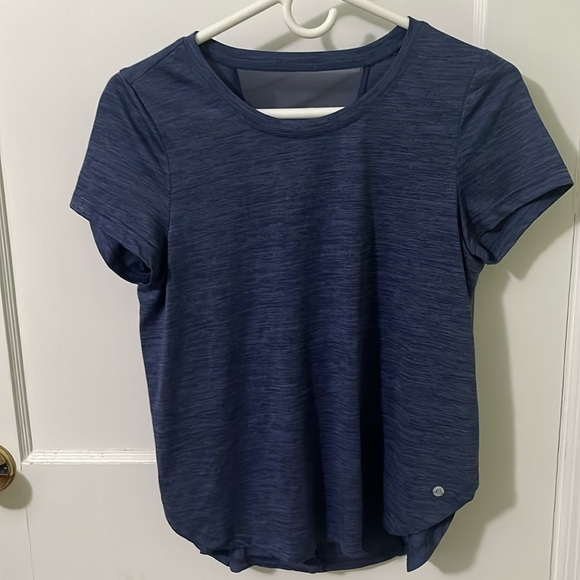 Apana athletic top size medium - Picture 3 of 7